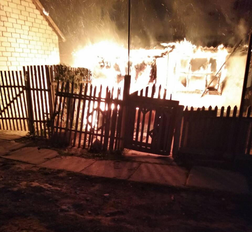 Чаплинські вогнеборці ліквідували  нічну пожежу приватного будинку